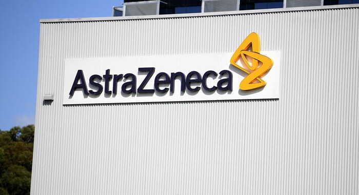 Vaccini: Usa, forse da AstraZeneca anche dati obsoleti