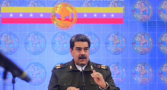 Venezuela: Facebook blocca l’account di Maduro per un mese