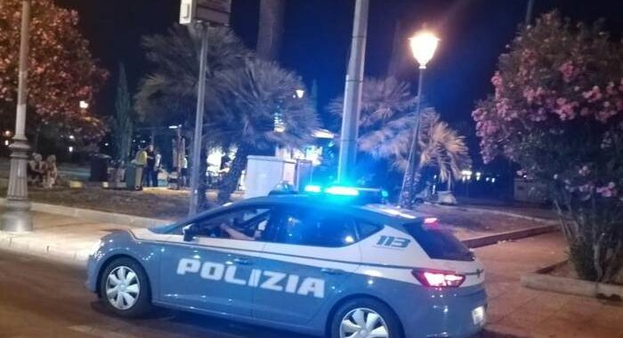 Accoltellato in strada a Bari durante litigio, muore 45enne