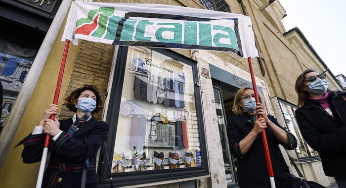 Alitalia:arrivati ristori,sblocca pagamento 50% stipendi