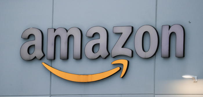 Amazon avvia visite virtuali a centri distribuzione Italia