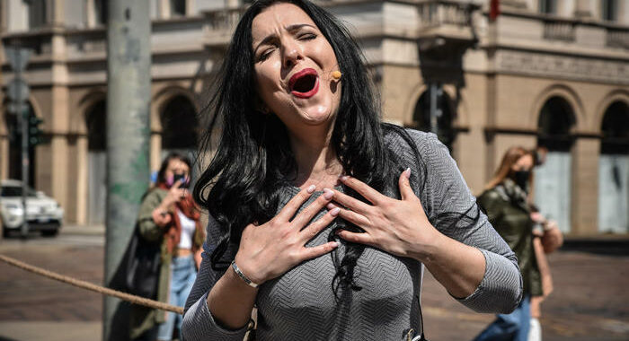 Bohème in piazza della Scala per riaprire la cultura