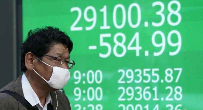 Borsa: a Tokyo apertura in netto ribasso (-1,56%)