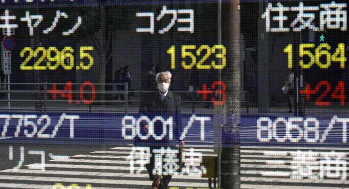 Borsa: Tokyo, apertura in aumento (+0,47%)