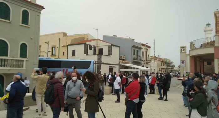 Covid: flash mob di ristoratori nei luoghi di Montalbano