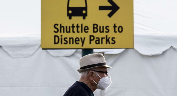 Covid: la California riapre Disneyland e altri parchi