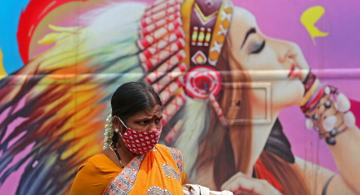 Covid: Nuovo record di contagi in India, 26mila in un giorno