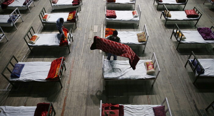 Covid, nuovo record globale India, 360mila casi in 24 ore