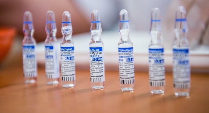 Figliuolo,508mila dosi ieri,ora dipende da aziende vaccini