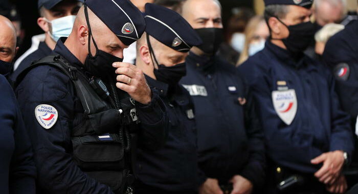 Francia:Legion d’Onore postuma a poliziotta uccisa
