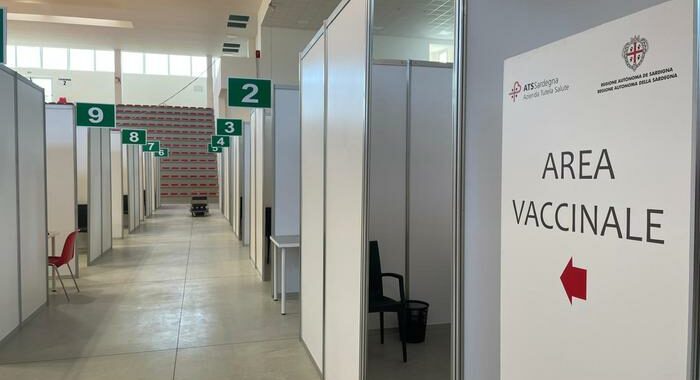 ‘Furbetti’ dei vaccini: medici indagati a Oristano