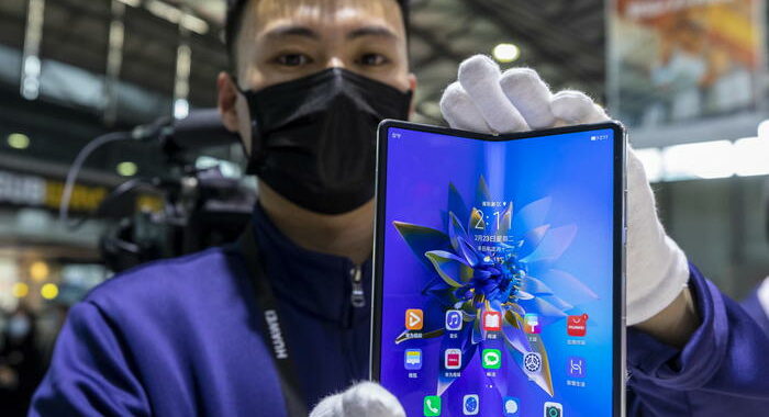 In Cina spedizioni smartphone 5G dominano il mercato