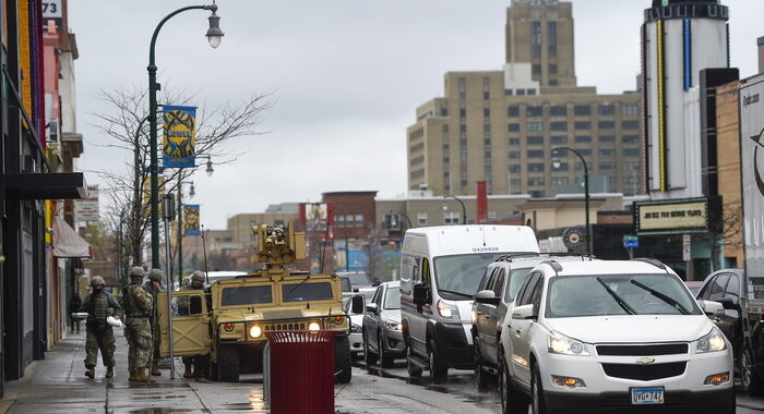 Minneapolis, decine di arresti tra i manifestanti