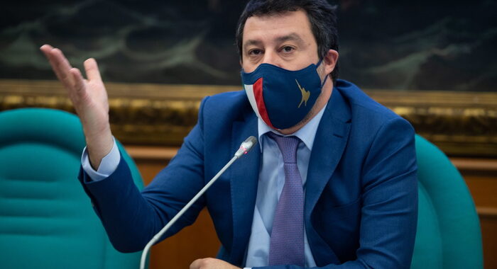 Salvini, a Draghi proposte su numero accessi a teatri e bar