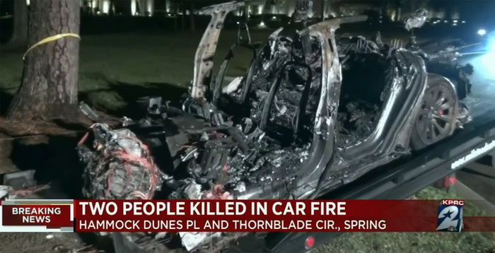 Si schianta una Tesla ‘senza conducente’, due morti in Texas