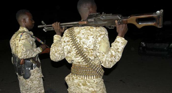 Somalia: respinti attacchi Al-Shabaab a 2 basi militari