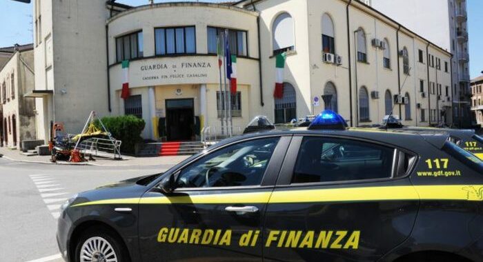 Truffa e peculato, arrestato colonnello guardia di finanza