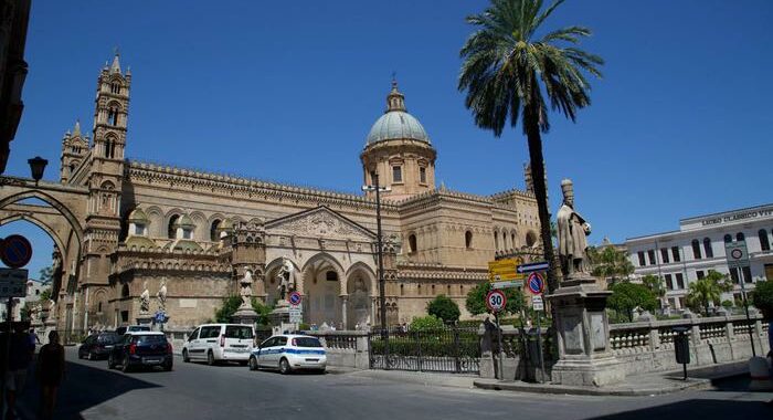 Vaccini: cominciate inoculazioni in chiese in Sicilia