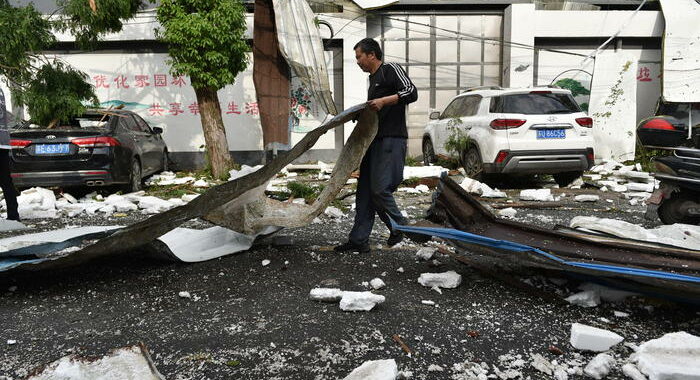 Cina: almeno 12 vittime per due tornadi a Wuhan e Suzhou