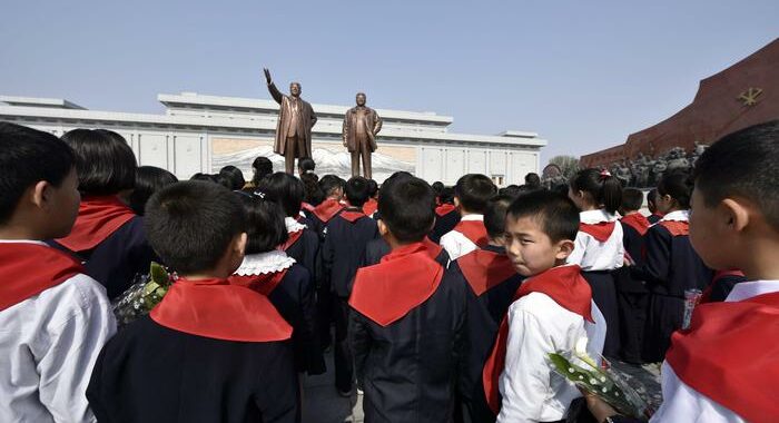 Corea del Nord, ‘bambini orfani al lavoro come volontari’