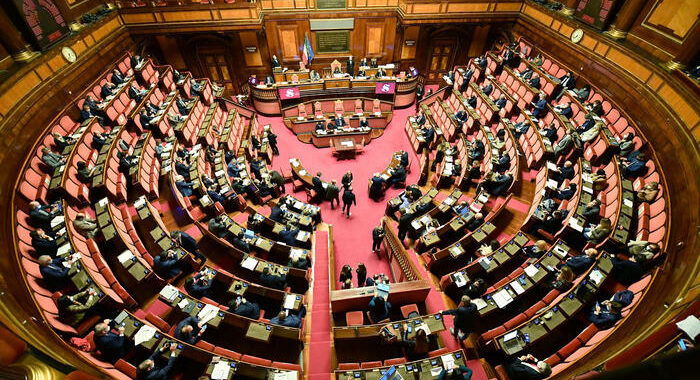 Dl Sostegni: governo pone la fiducia al Senato