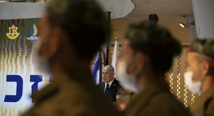 Esercito Israele studia piani per possibile ingresso a Gaza