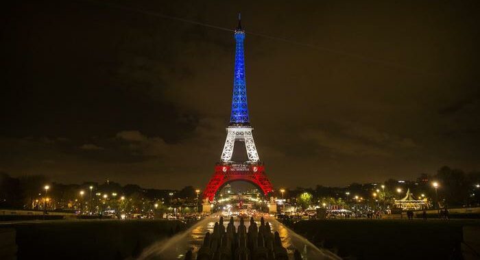 Francia: pil trimestre rivisto a sorpresa in calo a -0,1%