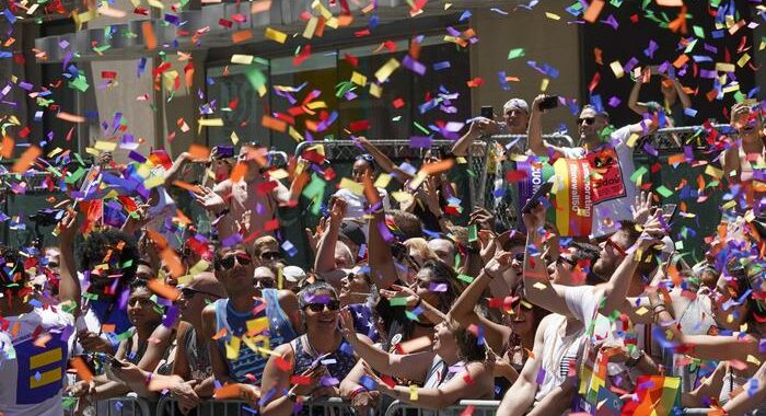 Gay Pride New York vieta presenza della polizia fino al 2025