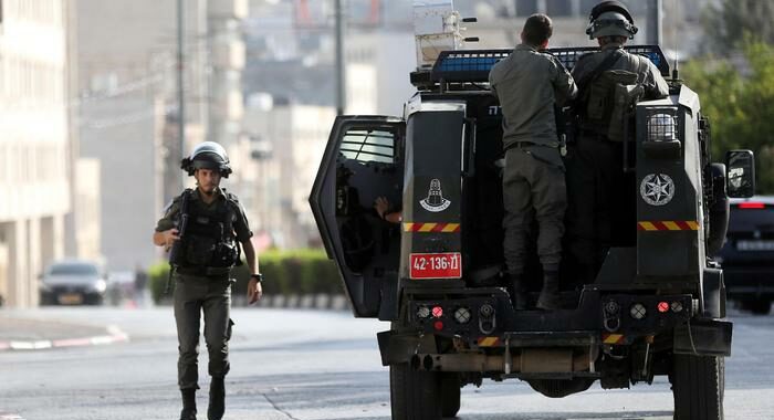 Gerusalemme: esercito Israele blocca strade attorno a Gaza