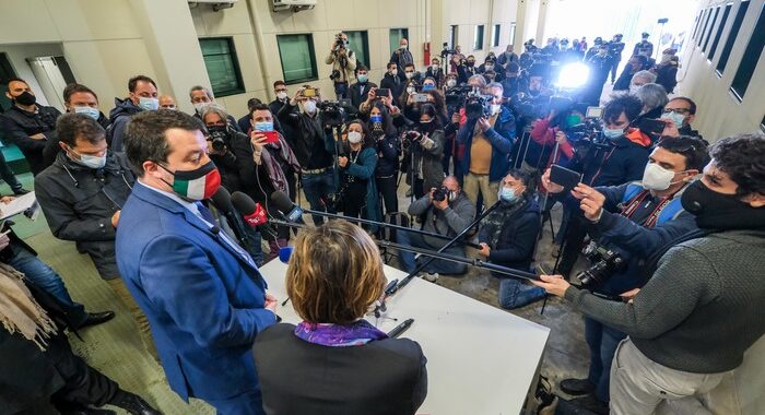 Gregoretti: Salvini su twitter, merito il processo?