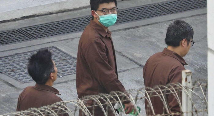 Hong Kong: Joshua Wong, 10 mesi carcere per veglia Tienanmen