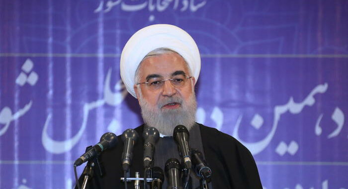 Iran: Rohani, il voto senza competizione è un cadavere