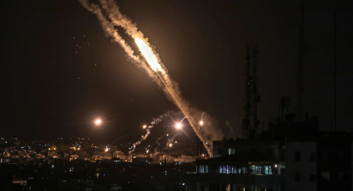 Israele: intenso lancio di razzi da Gaza verso sud Paese