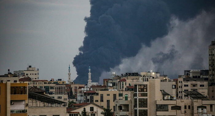 Israele: Papa, bene stop scontri, ora seguire via dialogo
