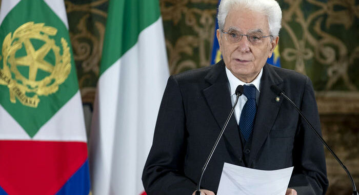 Mattarella,supereremo prova pandemia anche grazie a Esercito