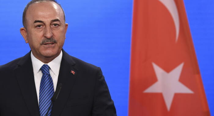 Turchia-Grecia: nuovi colloqui politici, Cavusoglu ad Atene