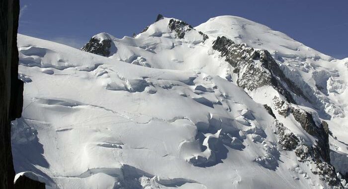 ++ Valanghe: due sciatori italiani dispersi su Monte Bianco ++