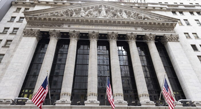 Wall Street, Dj record per prima volta sopra 35 mila punti