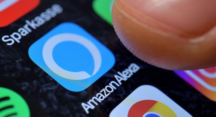 Big Tech nel mirino Ue per controllo assistenti vocali