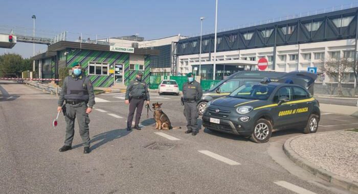 Booking accusata di evasione di 153 milioni di Iva in Italia
