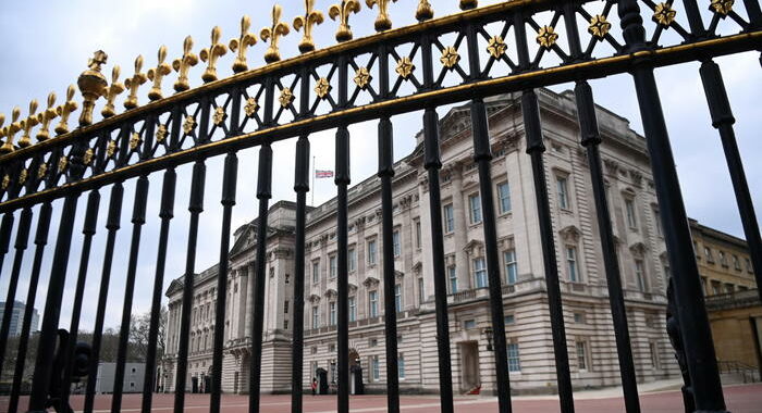 ‘Buckingham Palace esentato da leggi contro discriminazioni’