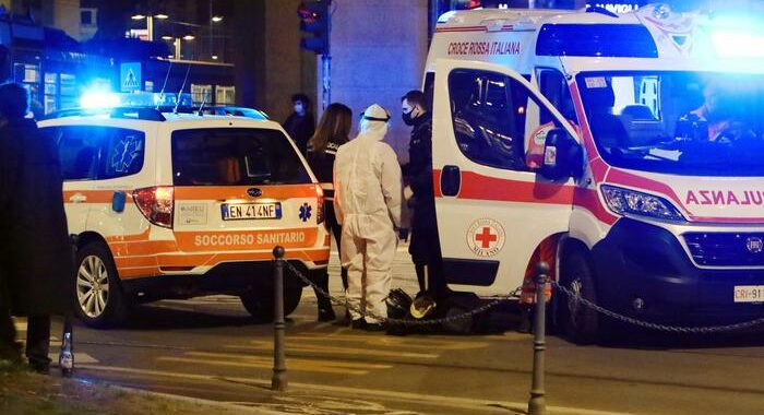 Cade dal monopattino e finisce in coma, ladro ruba il mezzo