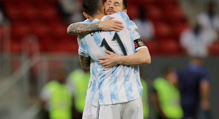 Calcio, Coppa America: Argentina e Cile ai quarti
