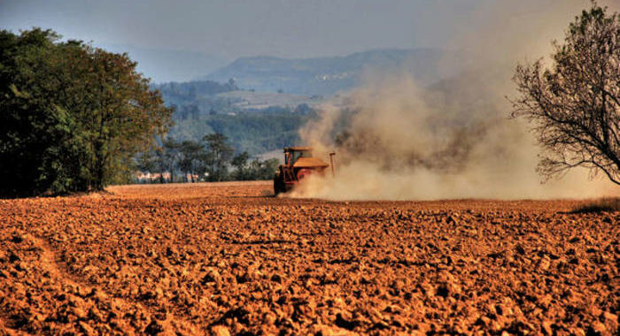 Caldo: Emiliano vieta lavoro campi Puglia in ore più calde