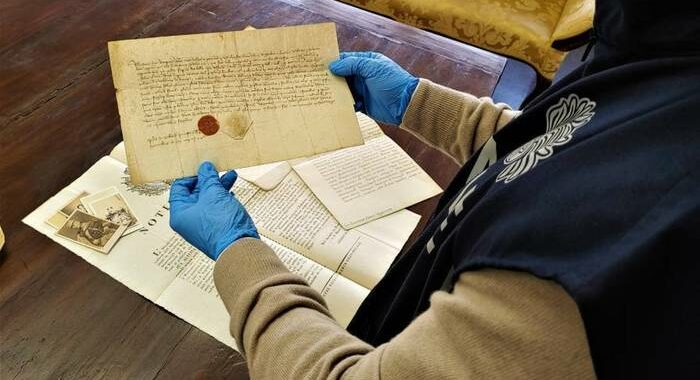 ++ Carte Casa Savoia,1.800 documenti trovati in confraternita ++