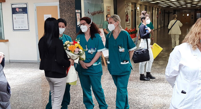 Covid: 1.390 positivi, 26 vittime contro le 52 di ieri