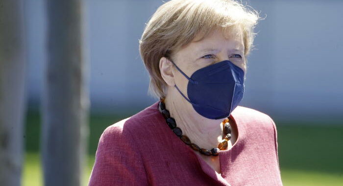 Covid: portavoce Merkel, via misure per gradi, ma cautela