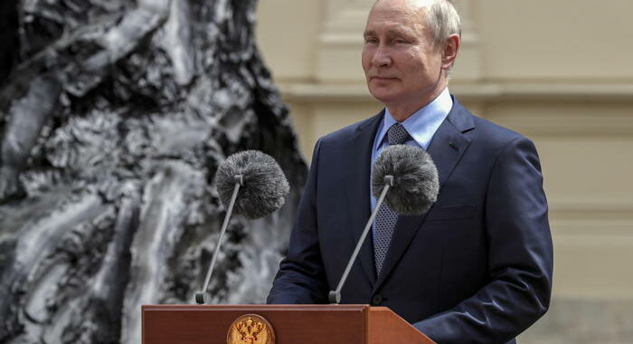 Cremlino, Putin sostiene la ripresa del dialogo con l’Ue