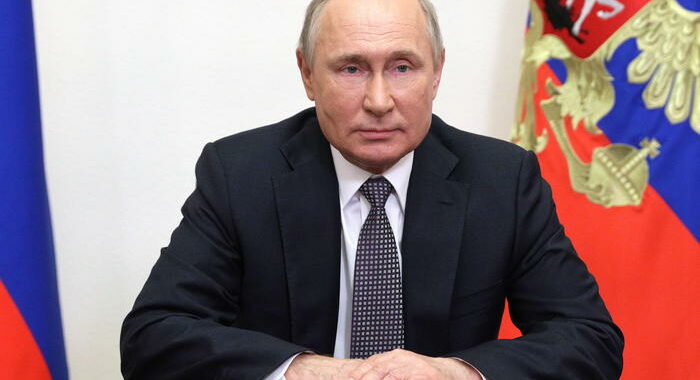 Cremlino, rammarico per rifiuto Ue a summit con Putin