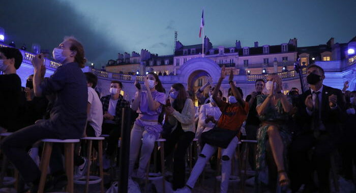 Francia: migliaia in strada per festa musica, disordini
